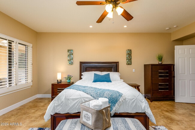 Photo - 1221 N Kenwood Ln