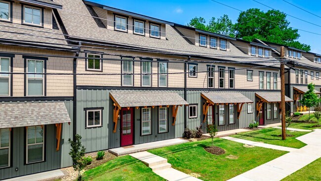 Photo - Spacious and Bright Bohemian Cottage Downtown Greenville - Available Now!