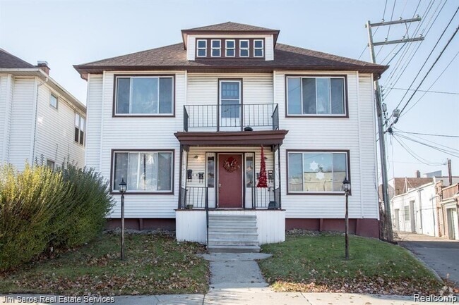 Building Photo - 1463 Beaconsfield Ave Unit 2S Rental