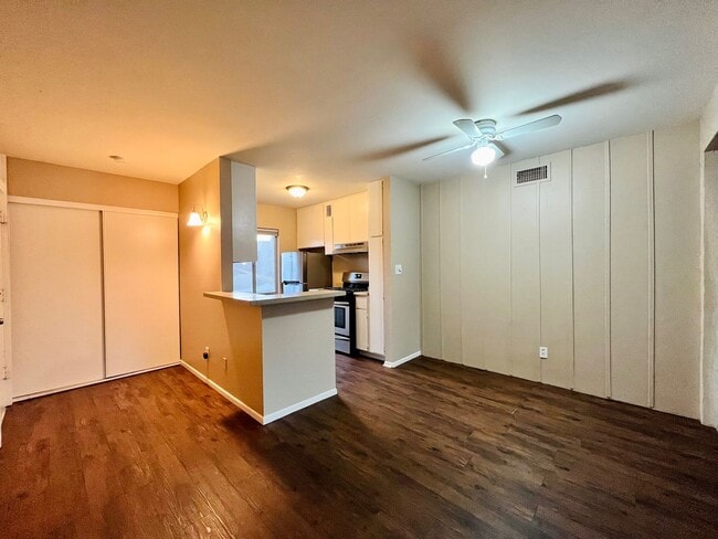 Photo - Tuckey Ln #225
