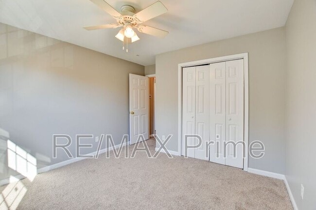 Photo - 960 Railroad Ave