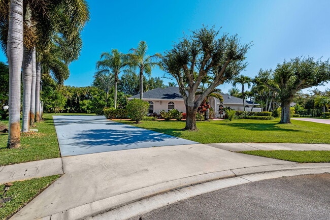 15495 Rolling Meadows Cir