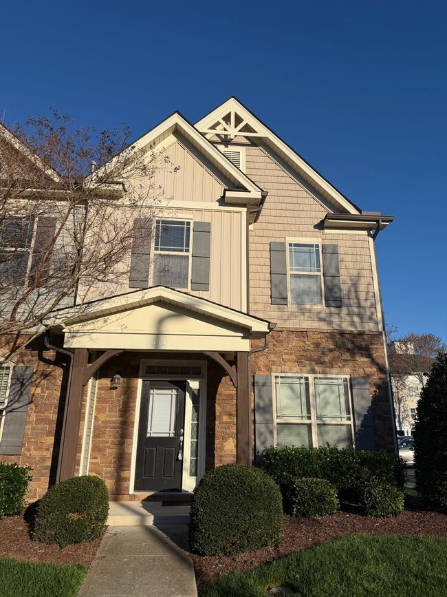 Building Photo - Stunning 3-bedroom, 2.5-bathroom home in Cary