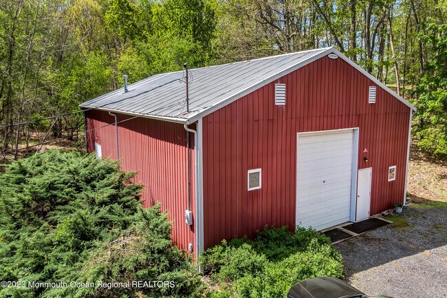 Photo - 2562 Lakewood-Allenwood Rd