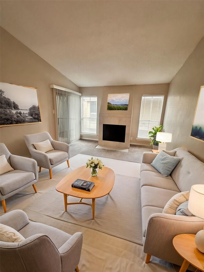 Building Photo - 700 Thicket Ln Unit 910