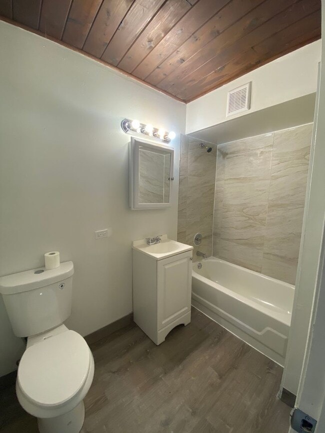 Building Photo - 2300 Holiday Ter Unit C Rental