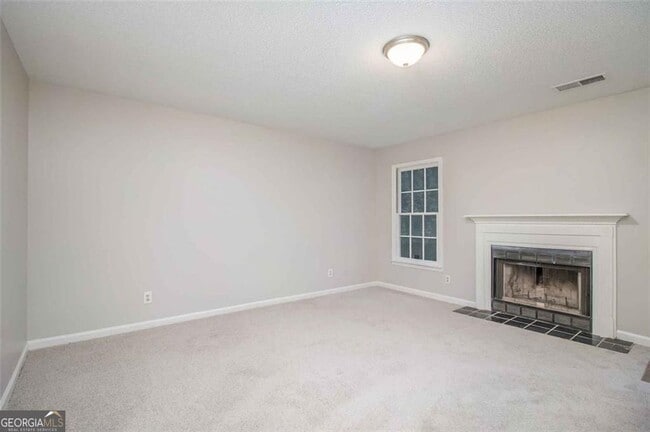 Photo - 1560 Red Briar Way