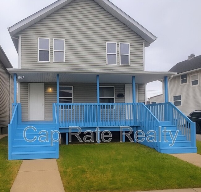 Building Photo - 807 E 2nd Ave Rental