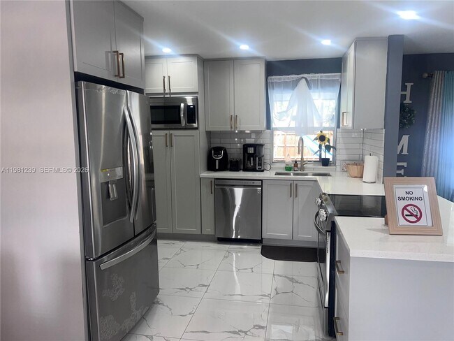 Photo - 6731 SW 10th Ct