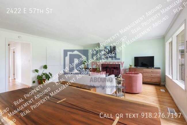 Photo - 2422 E 57th St