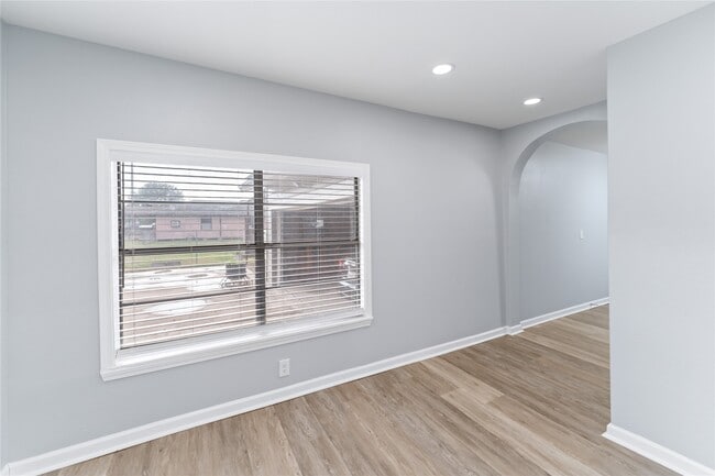 Photo - 9946 Algiers Rd