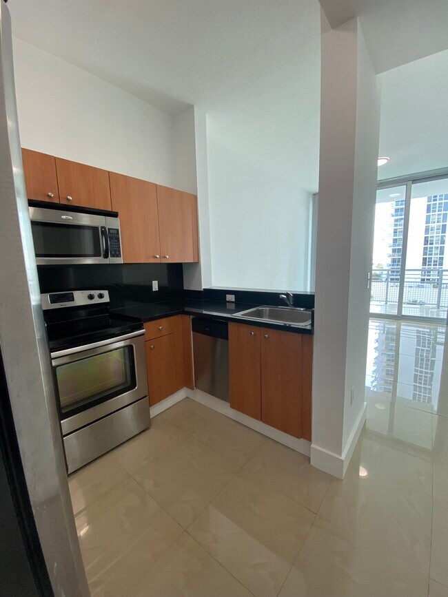 2200 NE 4th Ave Unit 604