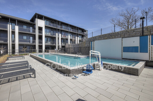 Photo - 600 E Trinity Ln Condo Unit 10