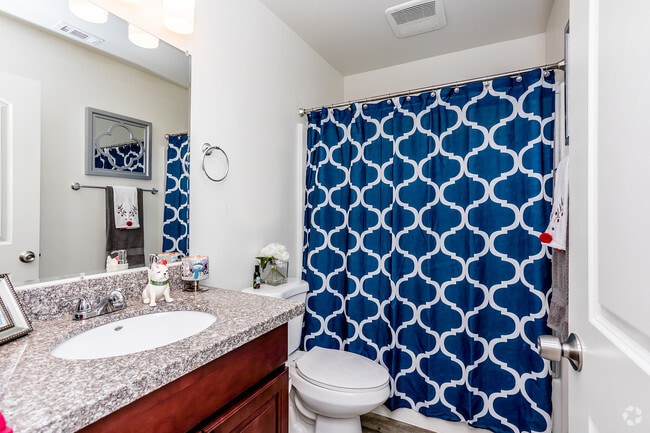 2BR, 2BA - 1074 SF