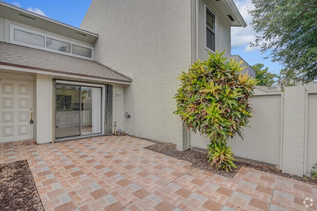 Building Photo - 12712 Spinnaker Ln Rental