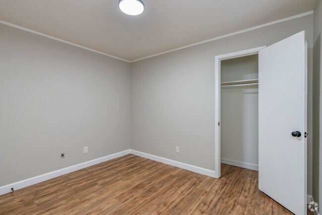 2BR, 1BA - 750SF - Bedroom 1