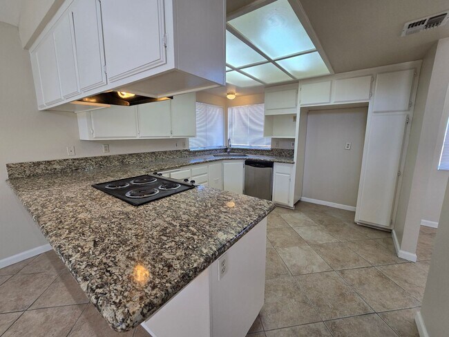 Photo - Private & Quiet Gem!