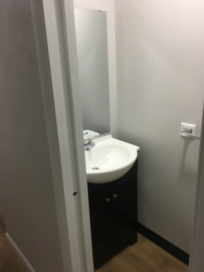 Photo - 788 Hazelwood Ave Unidad 2