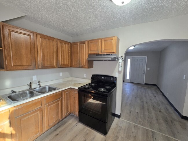 Building Photo - 1123 N Barclay St