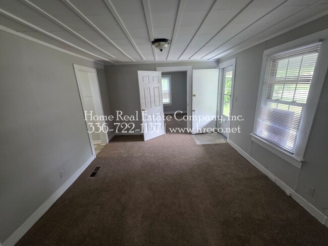 Photo - 2601 Machine St