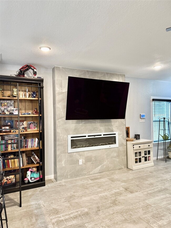 Building Photo - 17501 Deer Creek Dr