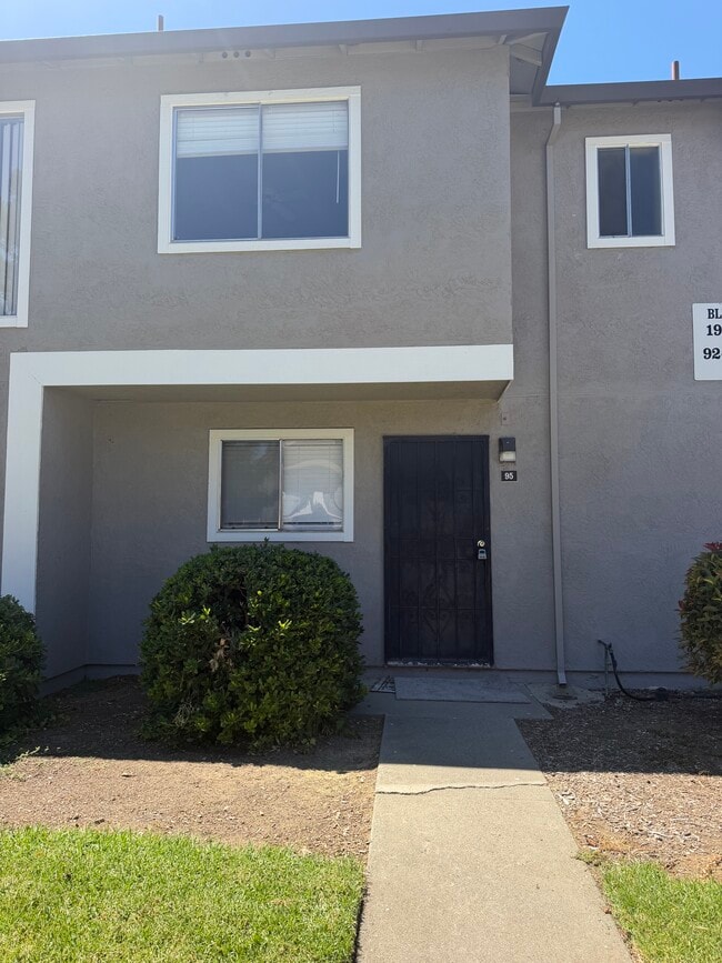 Photo - 1920 Grande Cir