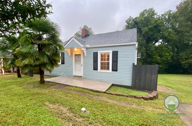 Building Photo - 415 Furman Rd