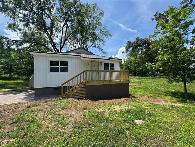 Building Photo - CHARMING 3 BEDROOM, 2 BATH HOME IN BIRMINGHAM!