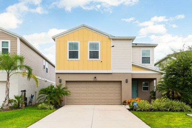 Building Photo - Stunning, Pet-Friendly, 4 Double bedroom, ... Rental