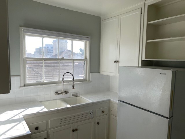 1267 1/2 Devon Ave Unit 1 bedroom Westwood apartment