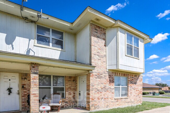 Photo - 3103 Courtney Ln