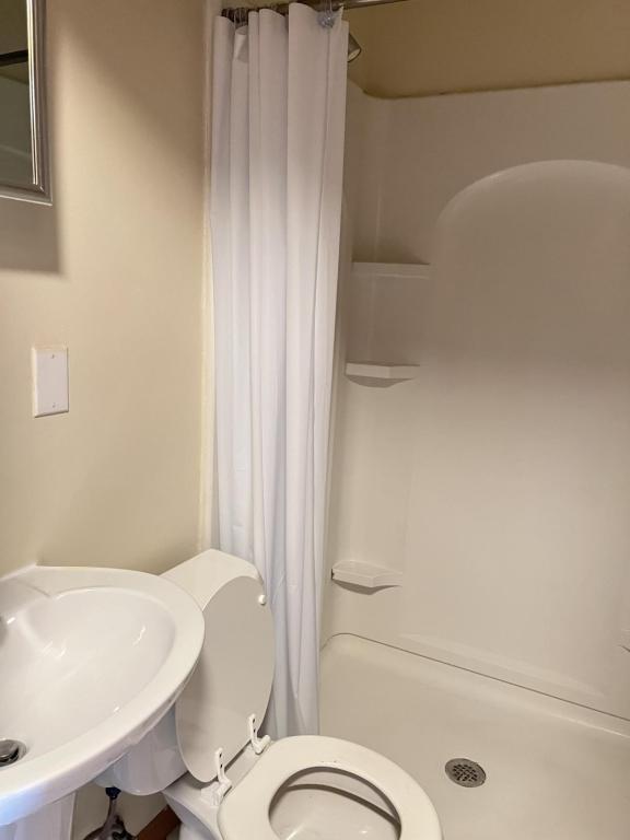 Photo - 126 W 9th Ave