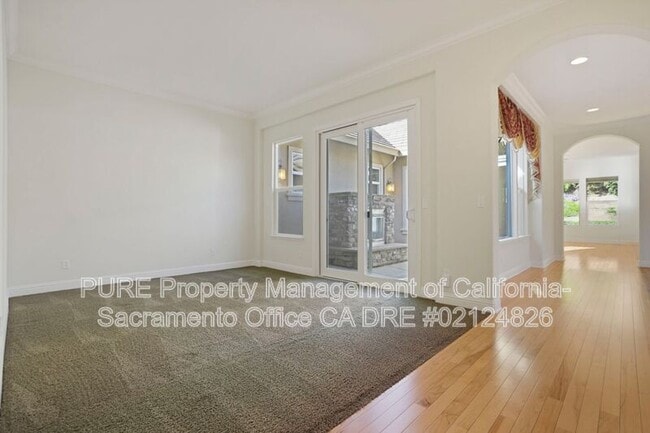 Photo - 1143 Bevinger Dr