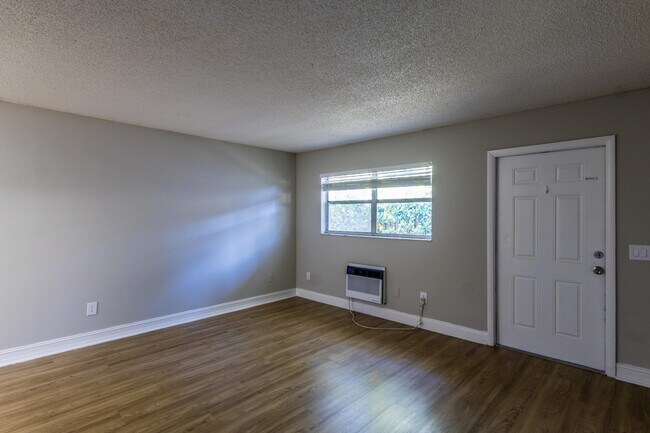 Photo - 417 N E St Unit 36