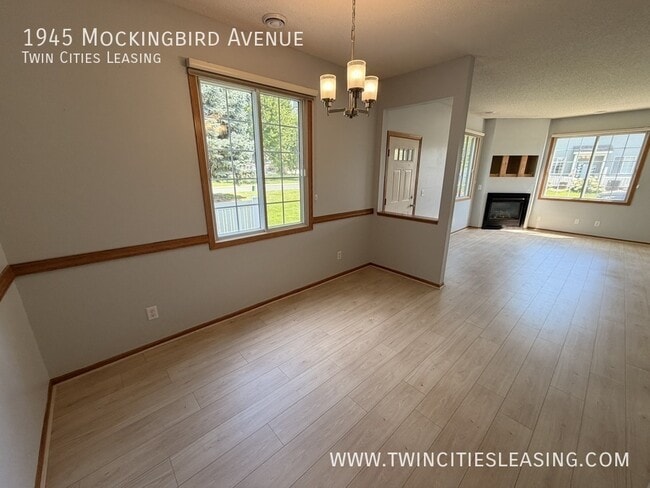 Photo - 1945 Mockingbird Ave