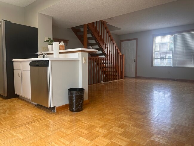 Photo - 5125 Singleton Dr Unit 37 C