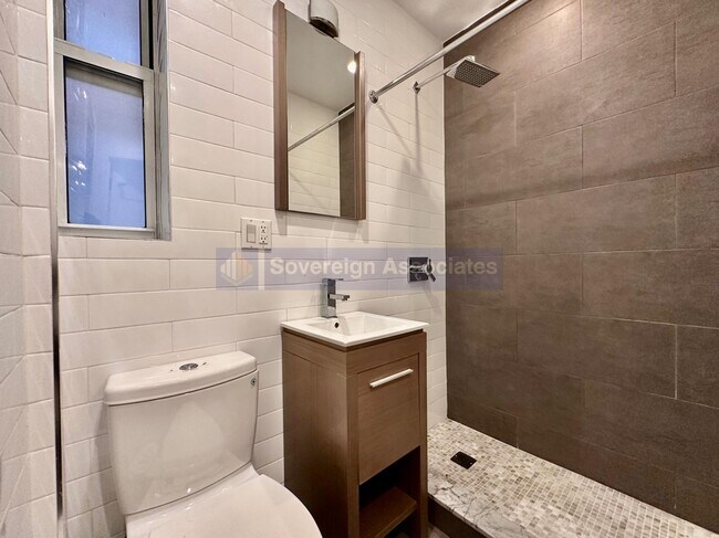 Photo - 95 E 7th St Unit 8