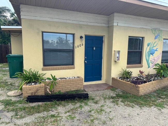 Building Photo - 1604 S Miramar Ave Rental