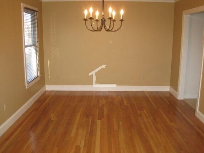 Photo - 5 bed 4.5 - Brookline - Available 7/1  (in...