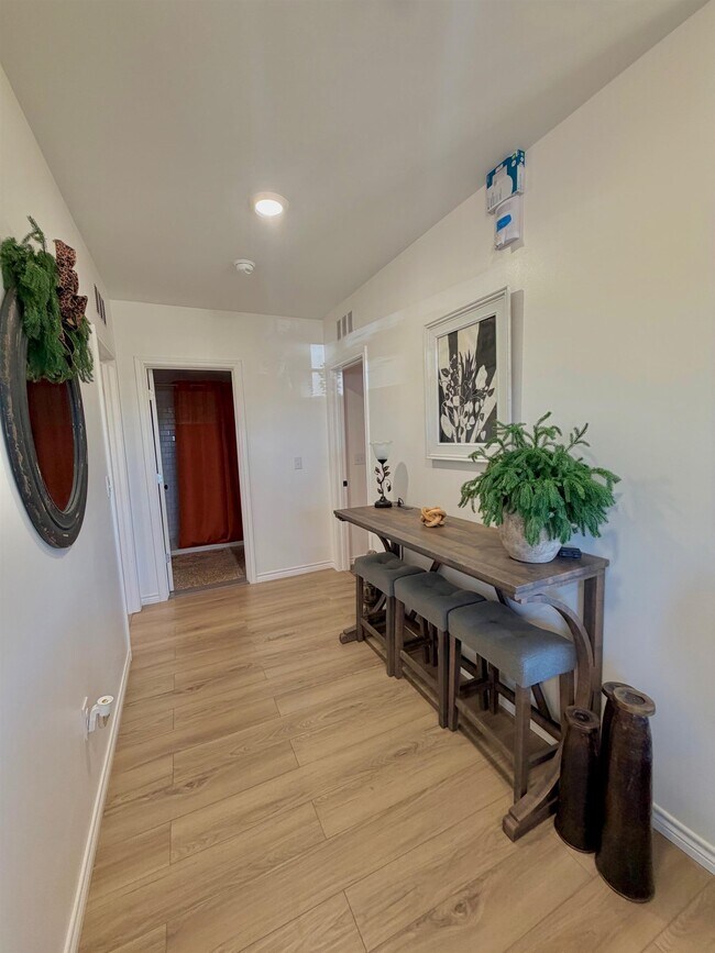 Photo - 404 W Haynie St