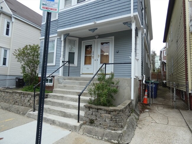 Building Photo - 15 Cypress St Unit A