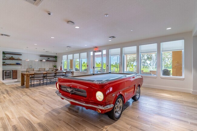Saunders Lakefront Living