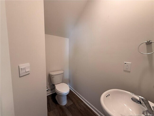 Photo - 107 Starlight St