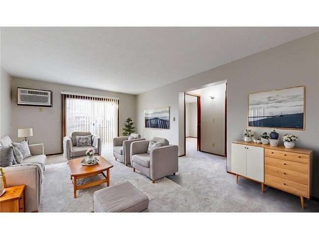 Building Photo - 924 21st Ave S Unit 2