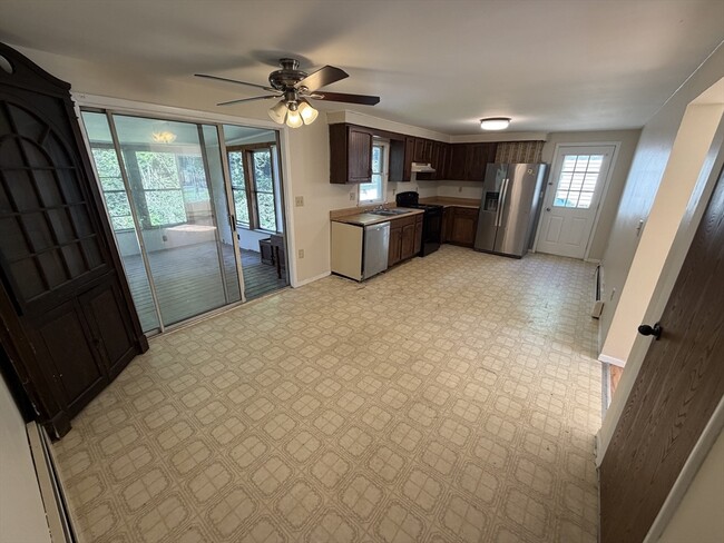 Photo - 72 Fox Hill Rd