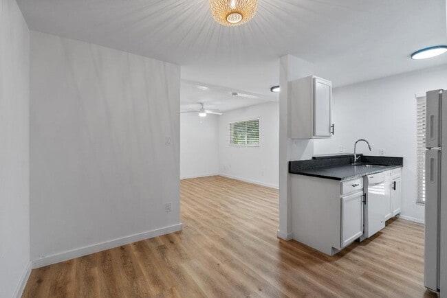 Building Photo - 4105 Speedway Unit 201 Rental
