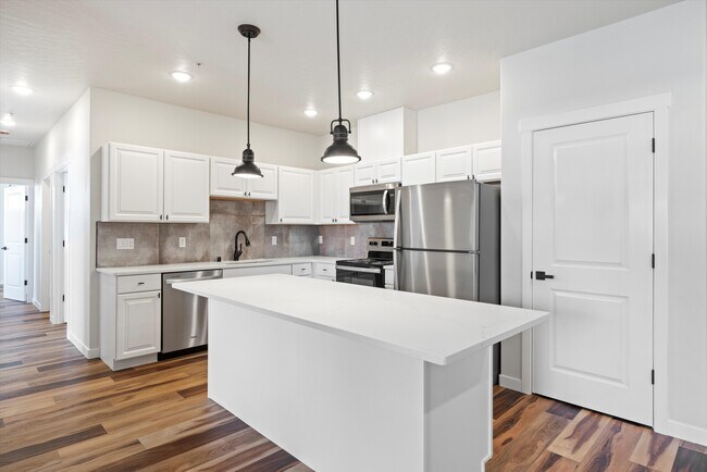 Photo - Bonneville Apartments