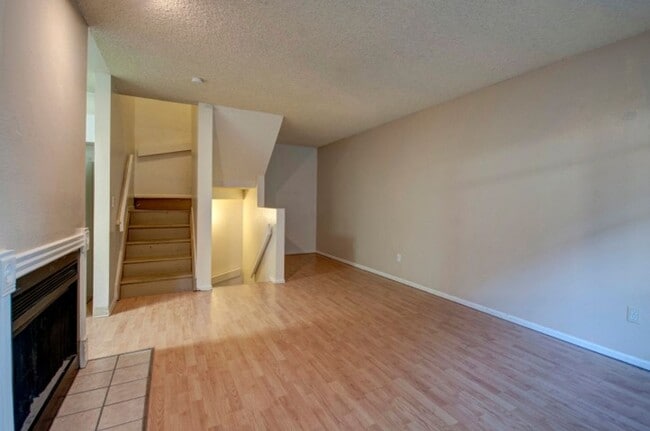 Photo - 1631 19th St Unidad 3