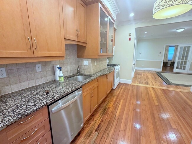 Photo - 268 River St Unit 3