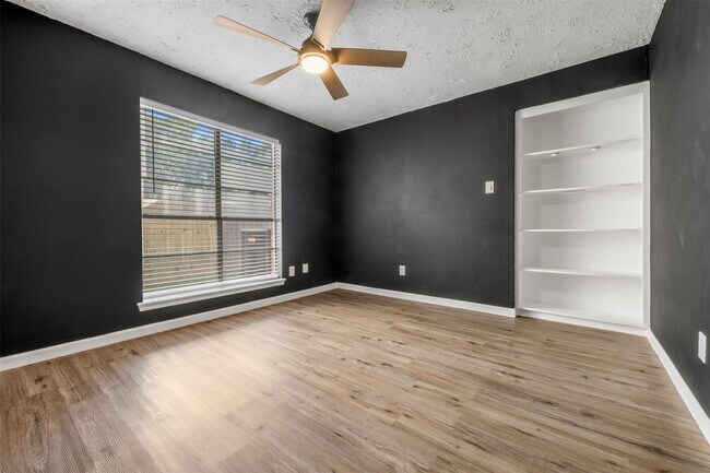 Photo - 25306 Mill Pond Ln